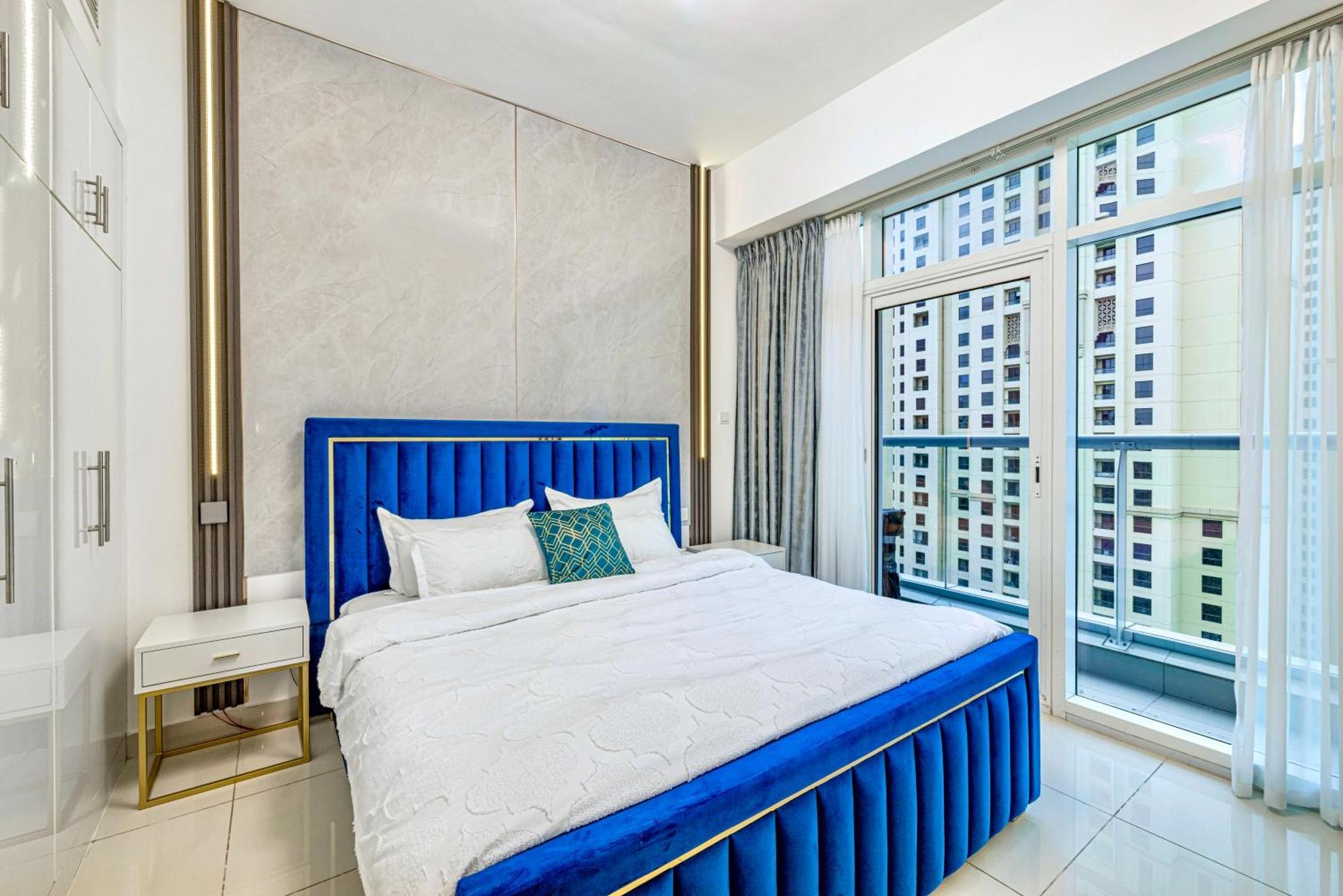 5 Star Serviced Apartment With Beach Access In The Heart Of Dubai Marina Free Welcome Gift Box Upon Arrival Экстерьер фото