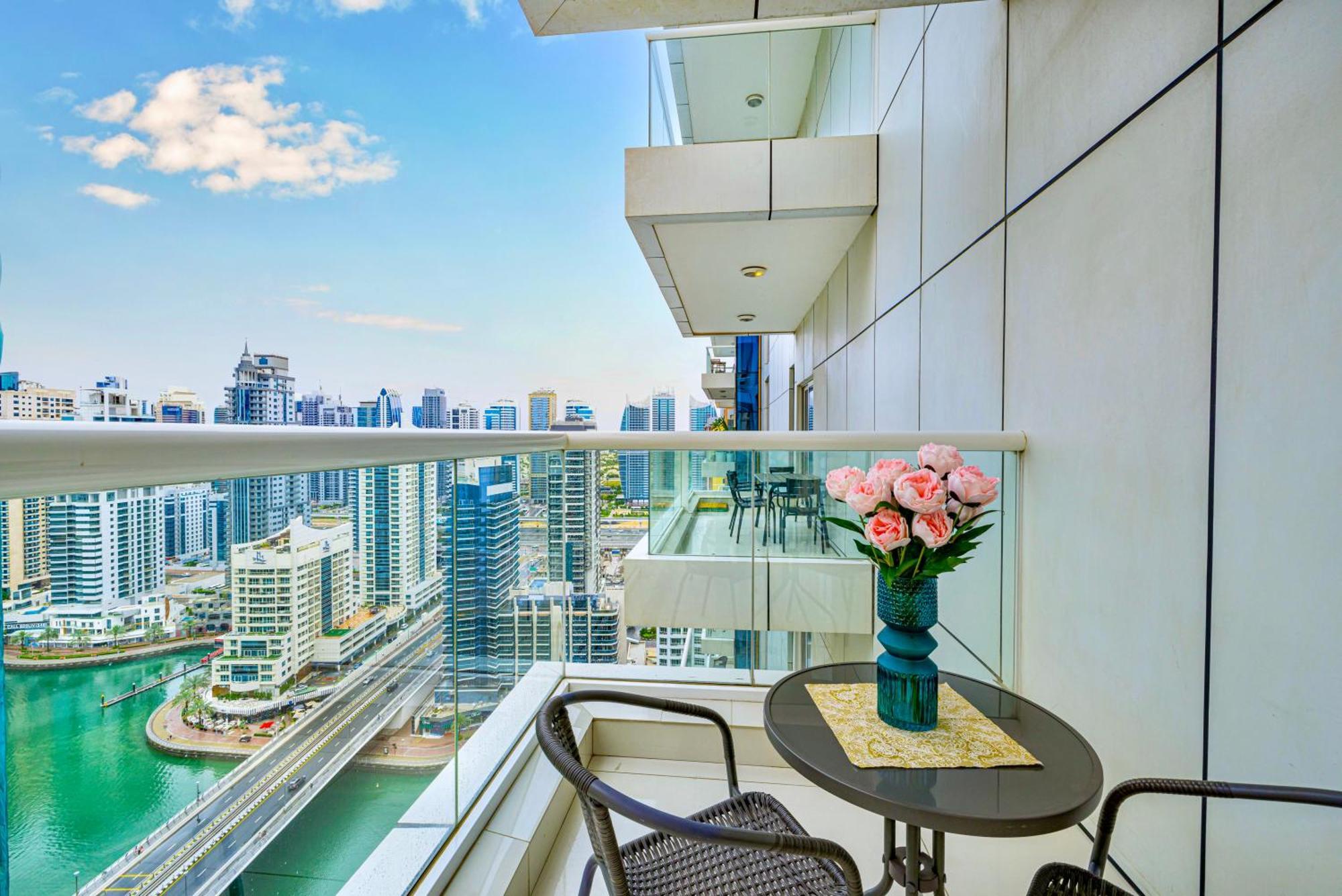 5 Star Serviced Apartment With Beach Access In The Heart Of Dubai Marina Free Welcome Gift Box Upon Arrival Экстерьер фото